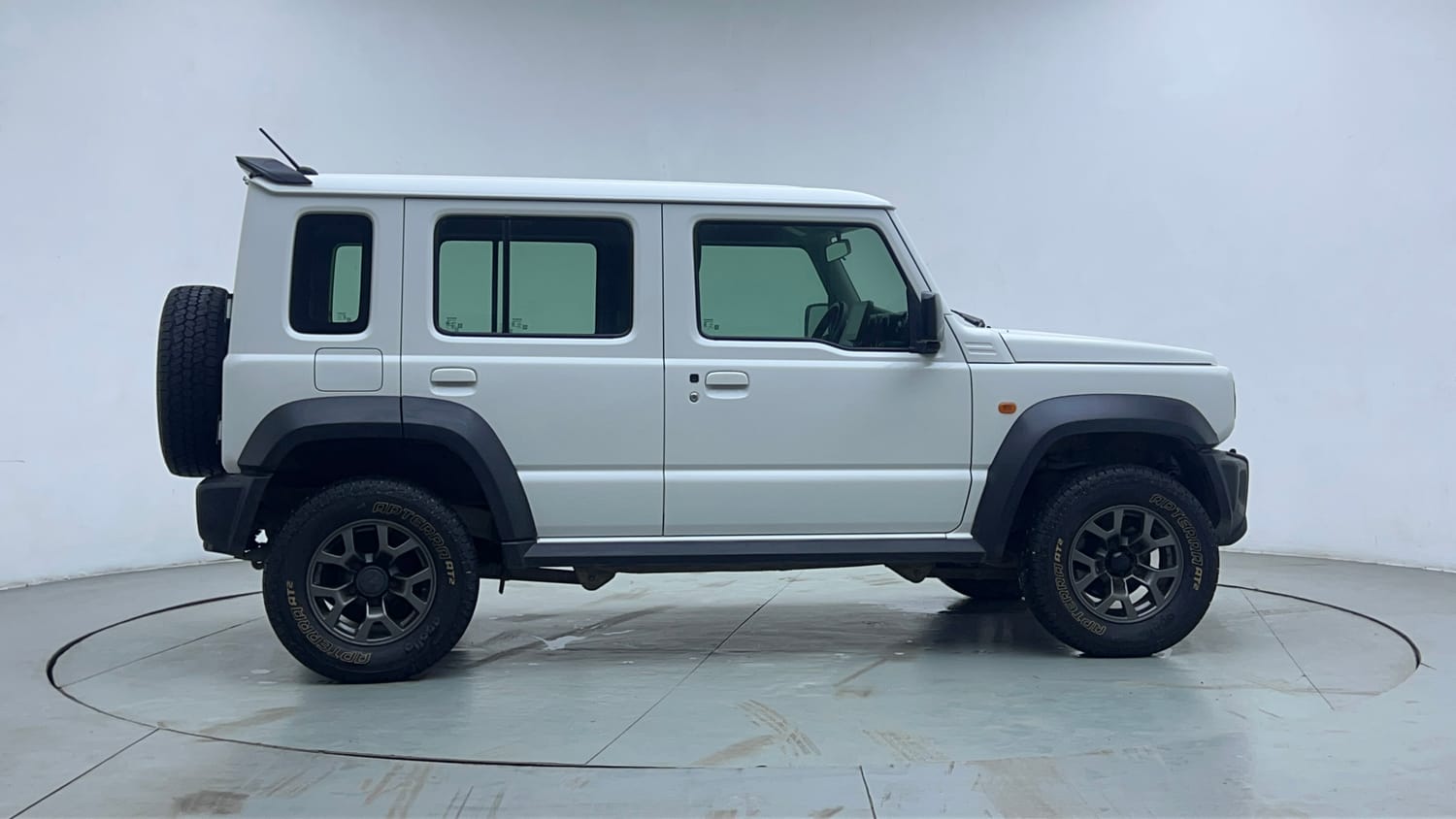 Used 2023 Maruti Suzuki Jimny Alpha AT Petrol Automatic exterior RIGHT SIDE VIEW