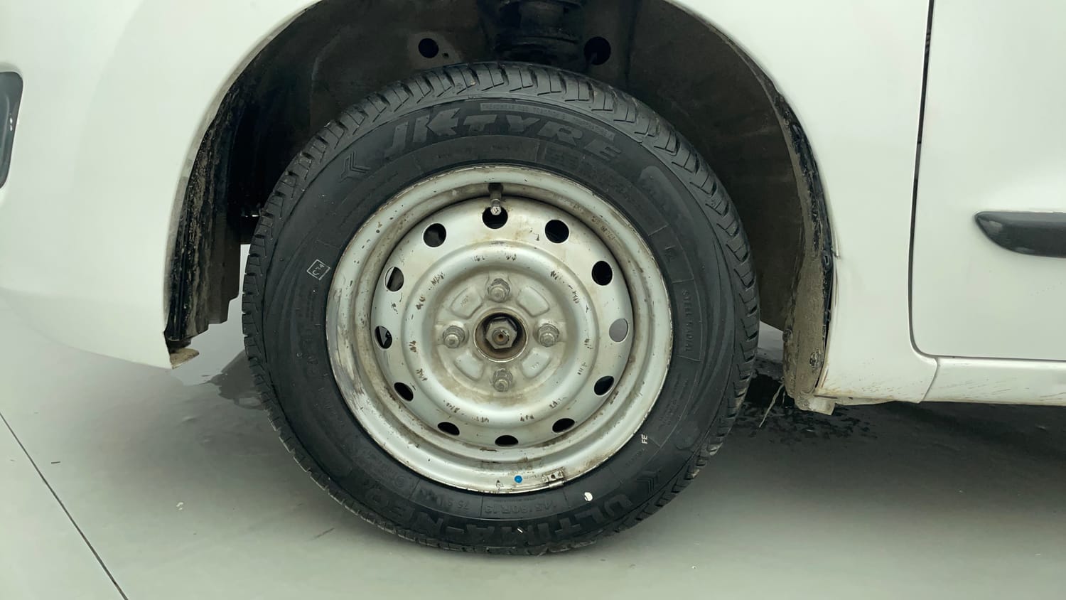 Used 2017 Maruti Suzuki Wagon R LXI CNG Cng Manual tyres LEFT FRONT TYRE RIM VIEW