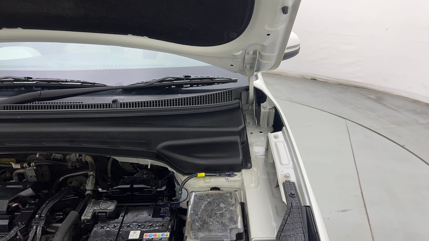 Used 2023 Hyundai Creta SX 1.5 Petrol Petrol Manual engine ENGINE LEFT SIDE HINGE & APRON VIEW