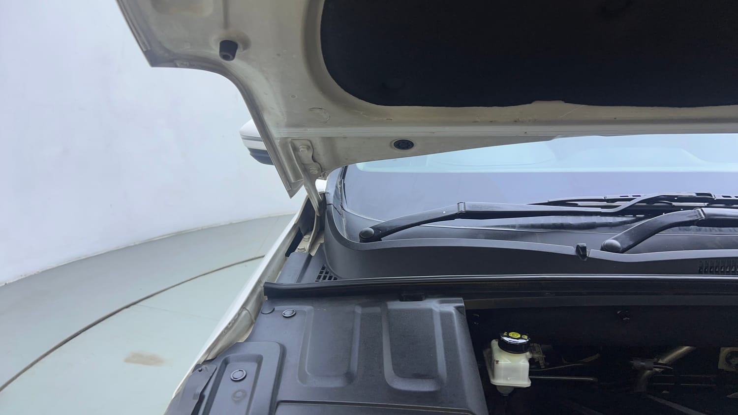 Used 2019 MG Motors Hector Sharp 1.5 DCT Petrol Petrol Automatic engine ENGINE RIGHT SIDE HINGE & APRON VIEW
