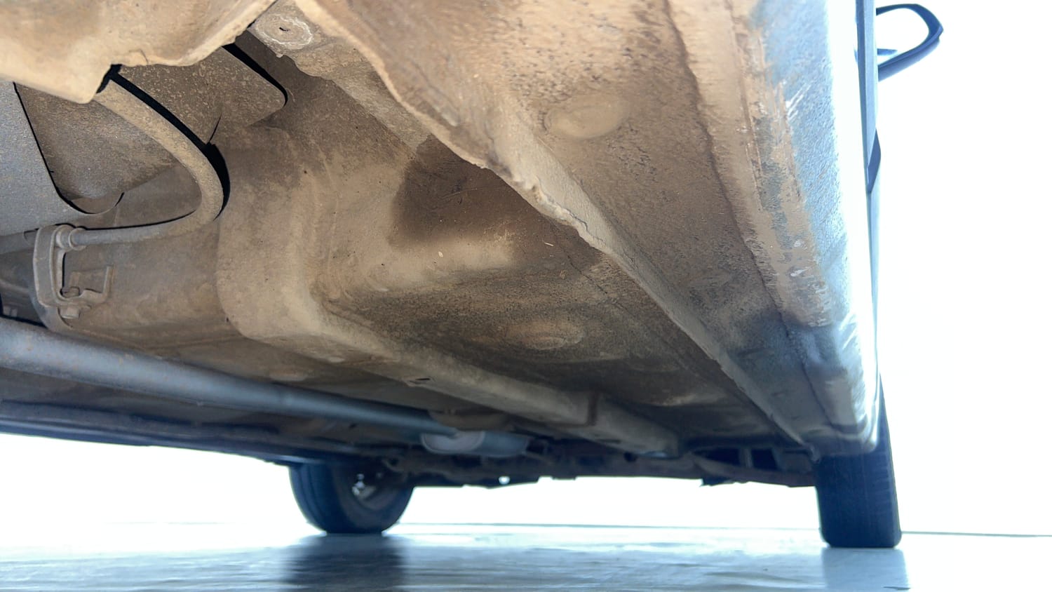 Used 2014 Hyundai Grand i10 Asta AT 1.2 Kappa VTVT Petrol Automatic extra REAR RIGHT UNDERBODY VIEW