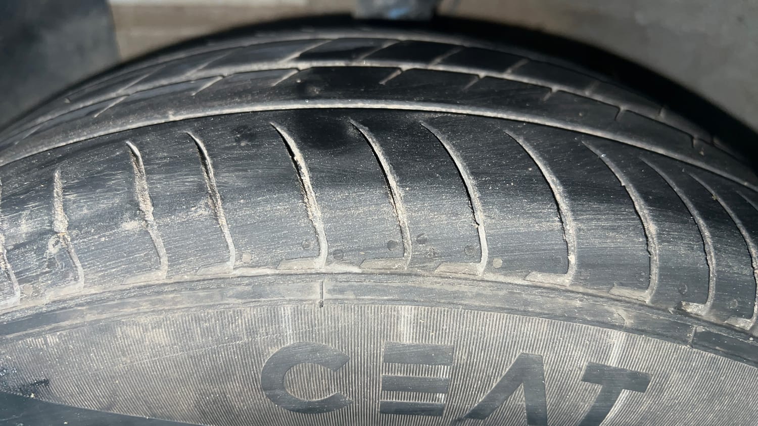Used 2026 Hyundai Exter 1.2 Kappa Dual CNG MT HX 8 Cng Manual tyres LEFT FRONT TYRE TREAD VIEW