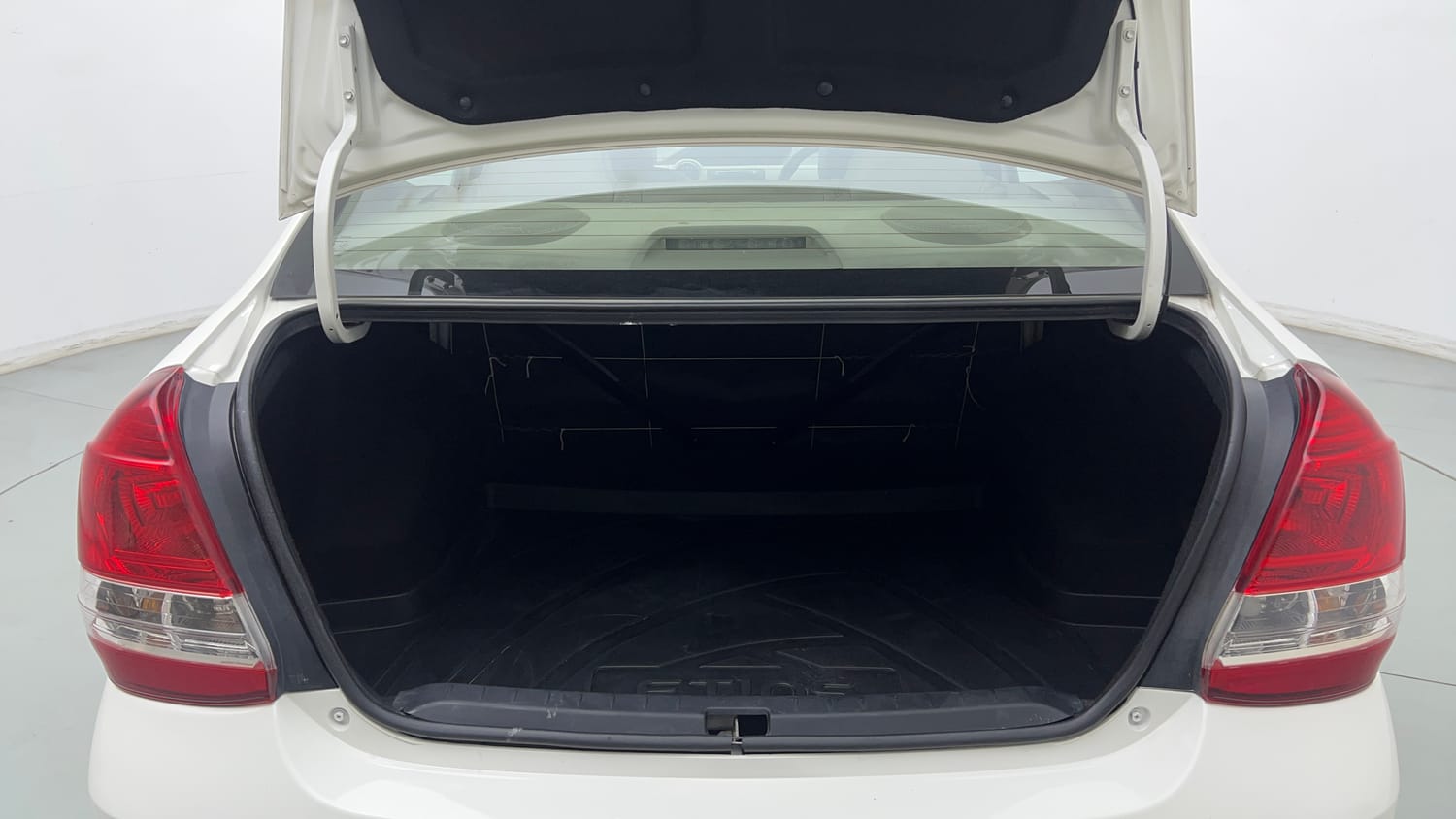 Used 2016 Toyota Etios VX Petrol Manual interior DICKY INSIDE VIEW