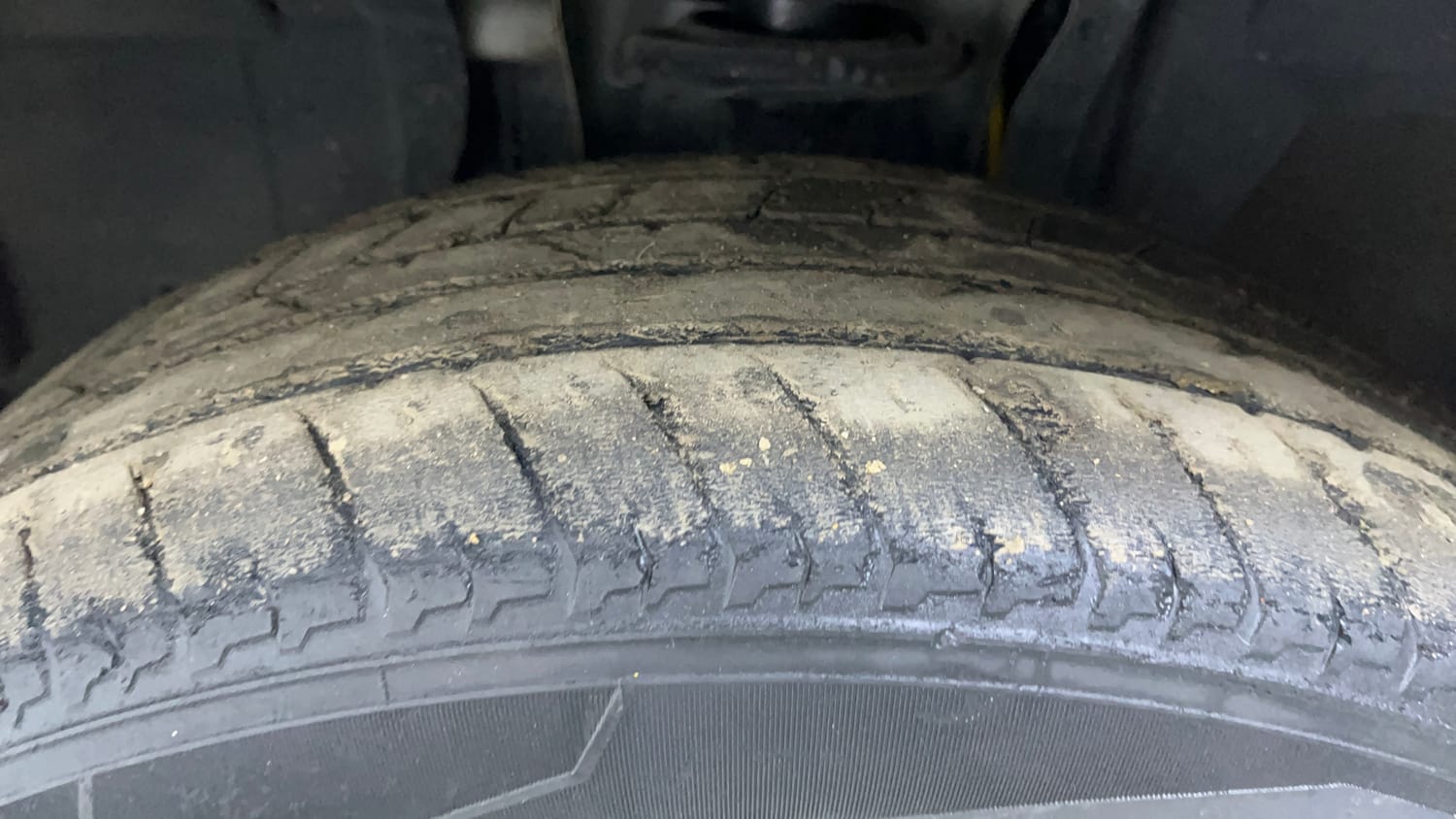 Used 2021 Nissan Magnite XV Dual Tone Petrol Manual tyres LEFT FRONT TYRE TREAD VIEW
