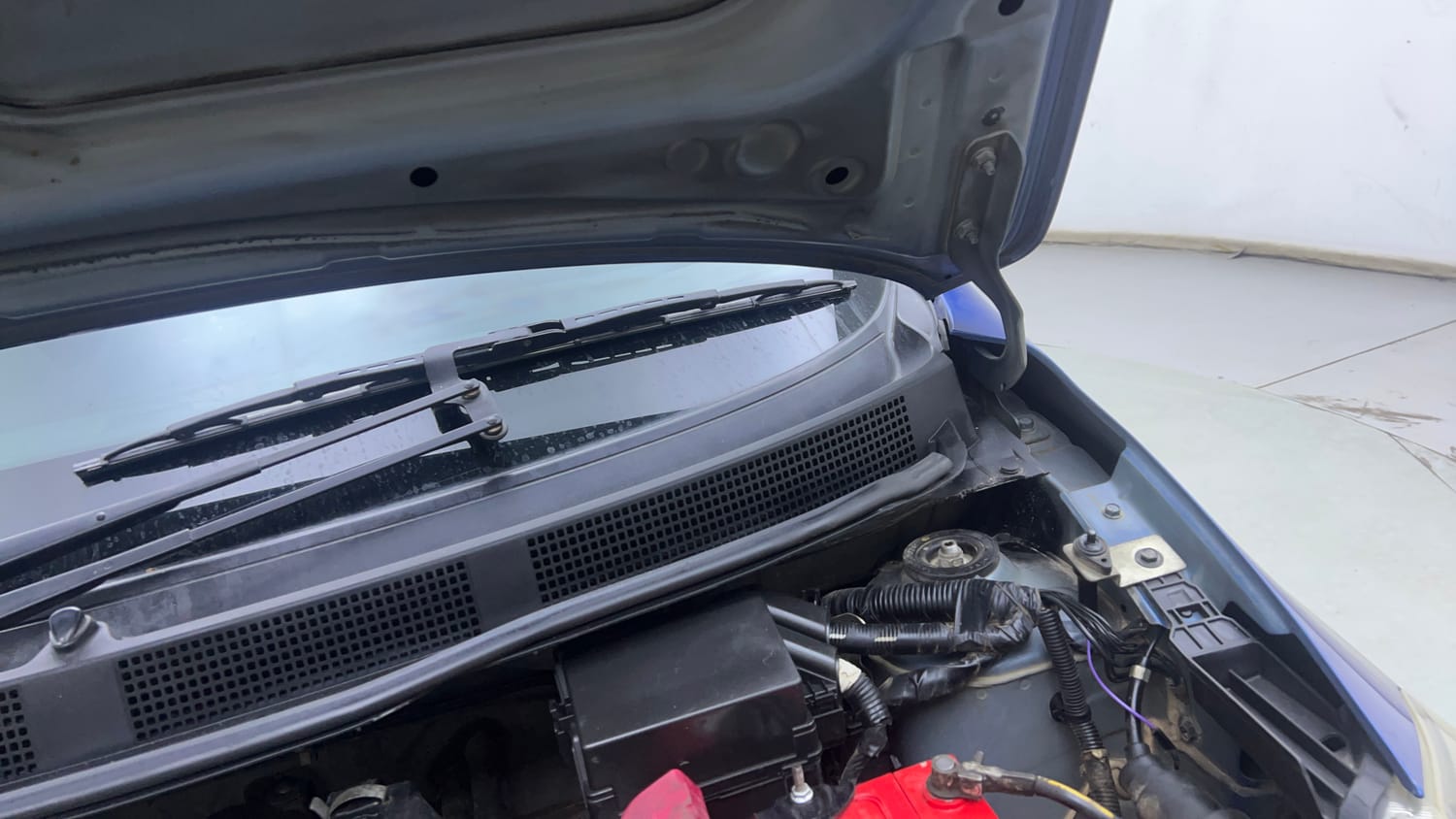 Used 2019 Datsun Go Plus T Petrol Manual engine ENGINE LEFT SIDE HINGE & APRON VIEW