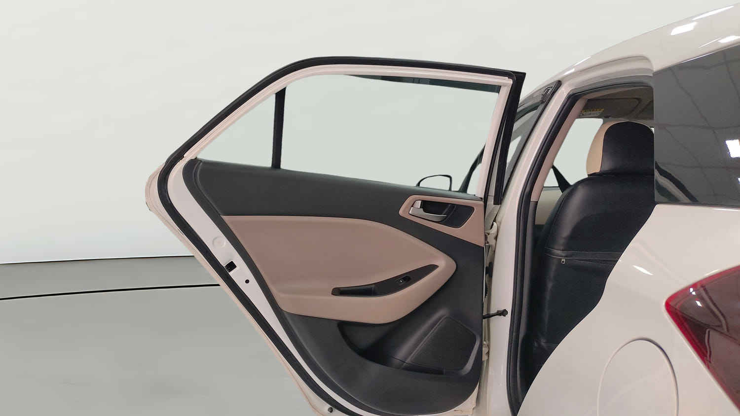 Used 2019 Hyundai Elite i20 Magna Plus 1.2 Petrol Manual interior LEFT REAR DOOR OPEN VIEW