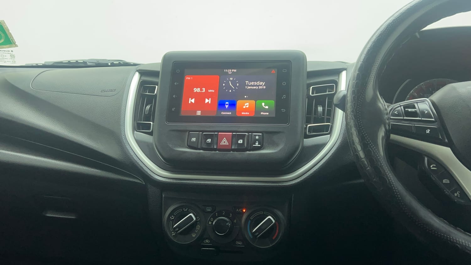 Used 2021 Maruti Suzuki Celerio ZXi Plus Petrol Manual top_features Integrated (in-dash) music system