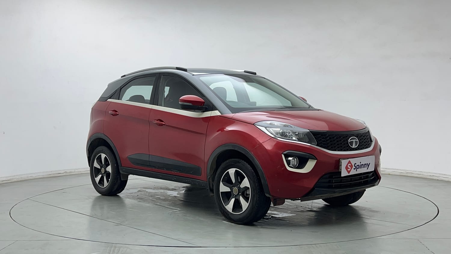 Used 2018 Tata Nexon XZA Plus Petrol Dual Tone Petrol Automatic exterior RIGHT FRONT CORNER VIEW