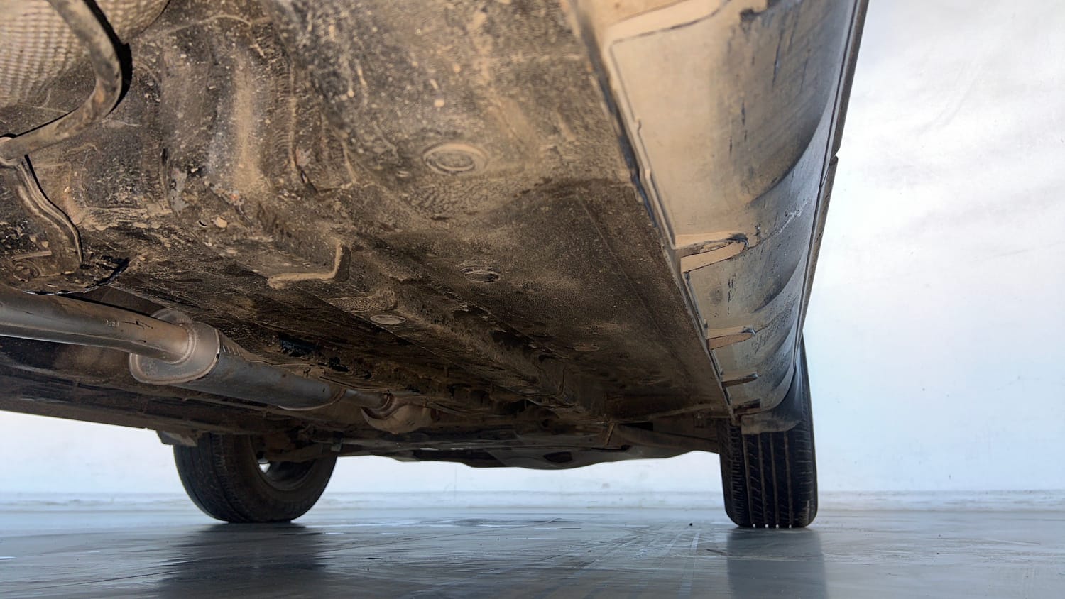 Used 2020 Hyundai Venue SX Plus 1.0 Turbo DCT Petrol Automatic extra REAR RIGHT UNDERBODY VIEW