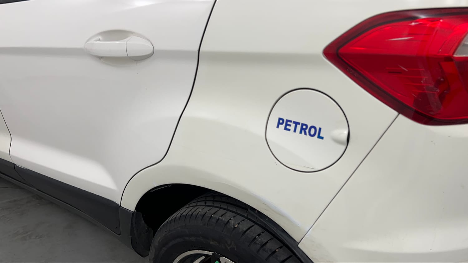 Used 2021 Ford EcoSport Trend 1.5L Ti-VCT Petrol Manual dents MINOR DENT