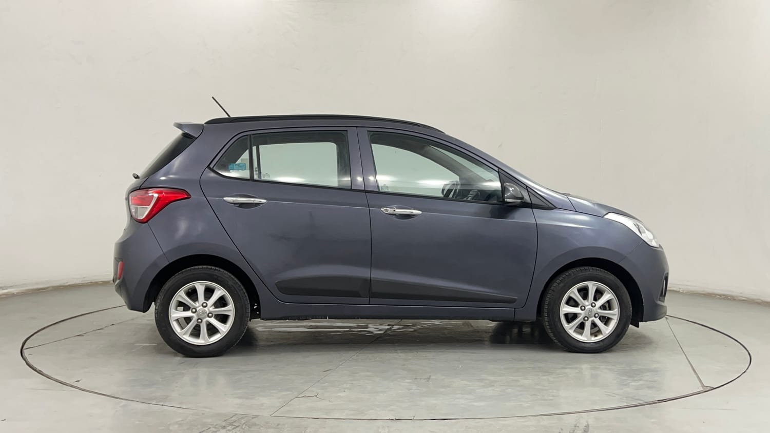 Used 2014 Hyundai Grand i10 Asta AT 1.2 Kappa VTVT Petrol Automatic exterior RIGHT SIDE VIEW