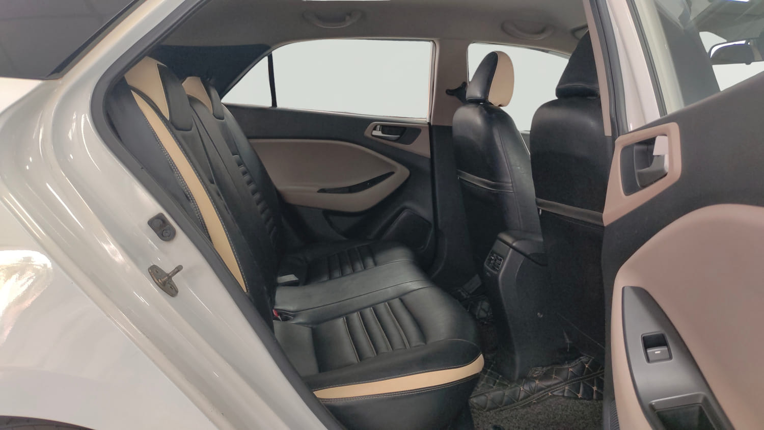 Used 2019 Hyundai Elite i20 Magna Plus 1.2 Petrol Manual interior RIGHT SIDE REAR DOOR CABIN VIEW