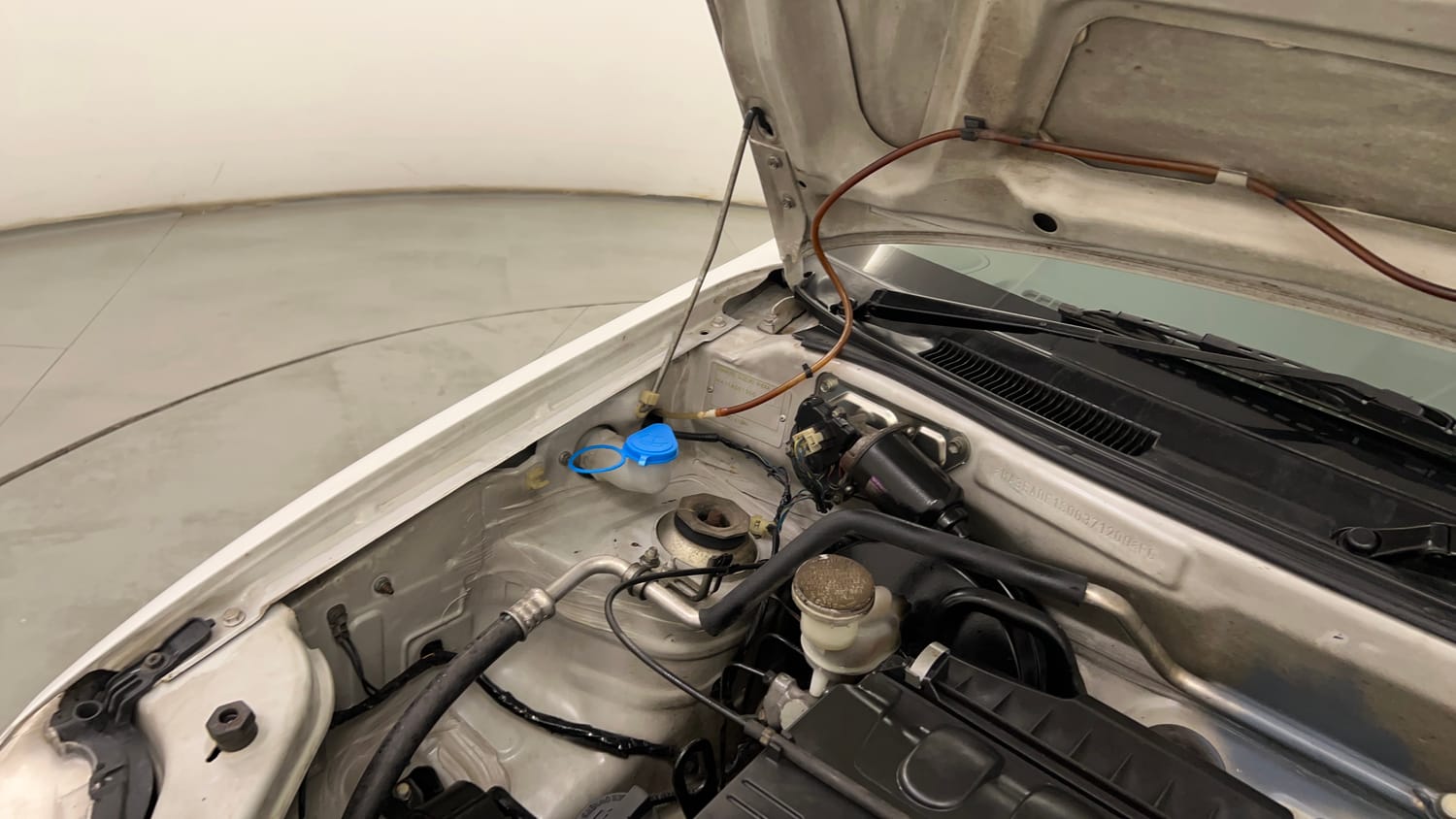 Used 2012 Maruti Suzuki Alto K10 VXi Petrol Manual engine ENGINE RIGHT SIDE HINGE & APRON VIEW