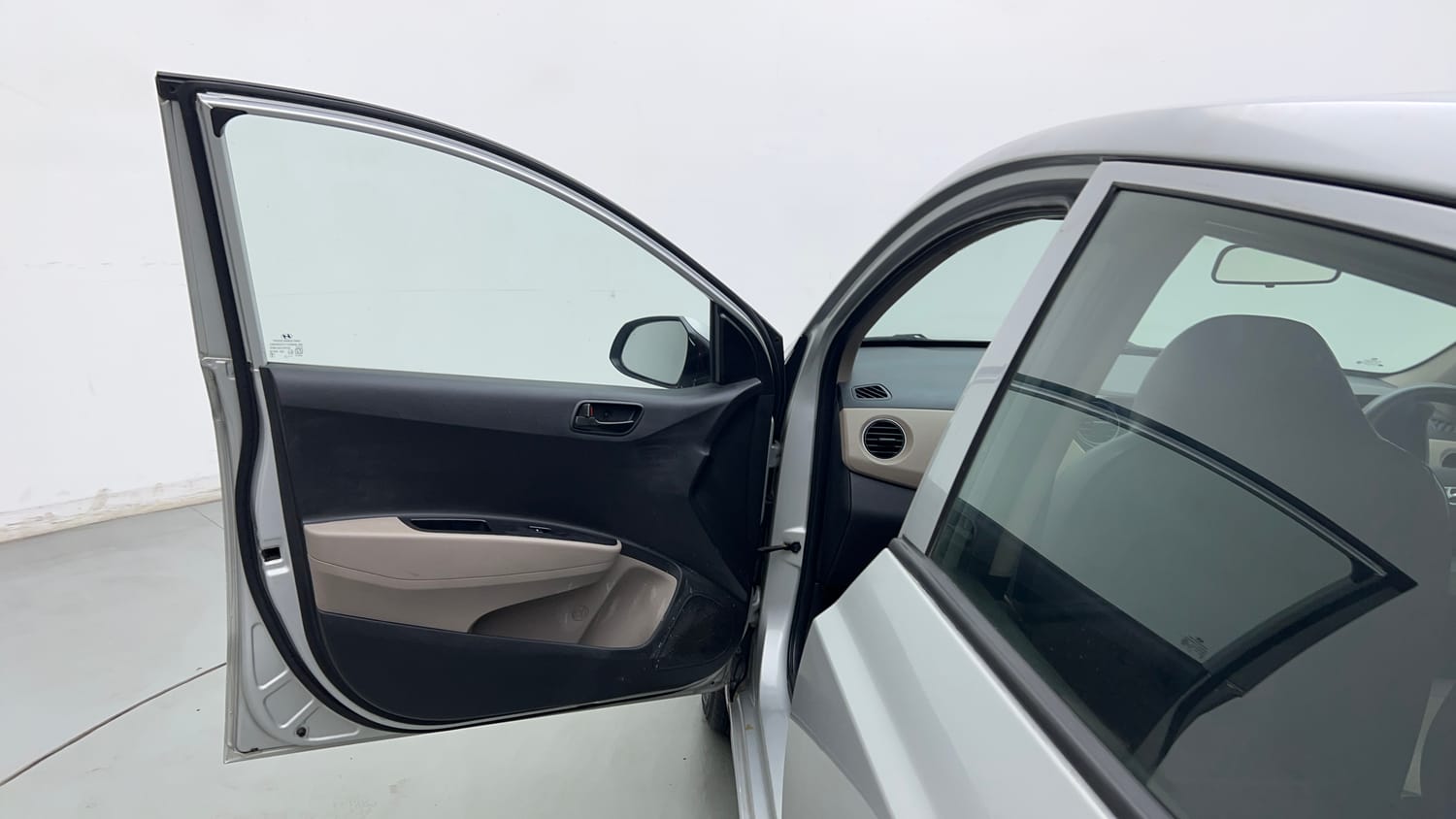 Used 2018 Hyundai Grand i10 Magna 1.2 Kappa VTVT Petrol Manual interior LEFT FRONT DOOR OPEN VIEW