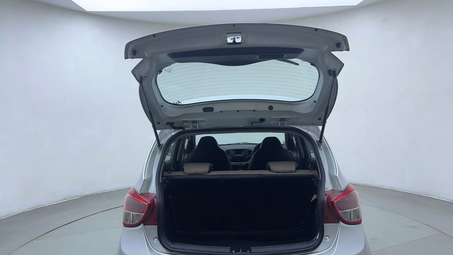 Used 2014 Hyundai Grand i10 Asta AT 1.2 Kappa VTVT Petrol Automatic interior DICKY DOOR OPEN VIEW