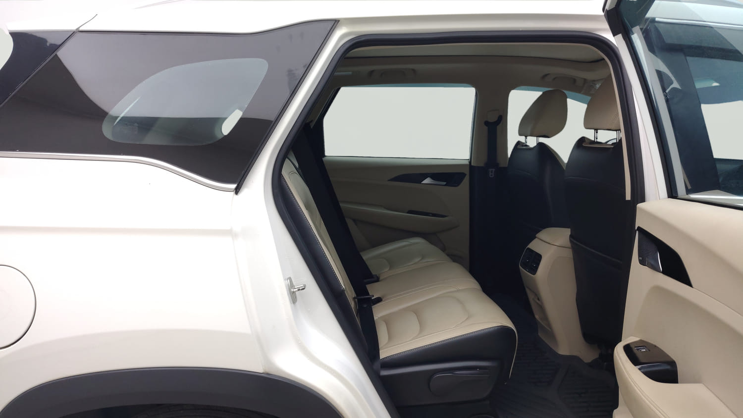 Used 2022 MG Motors Hector Sharp 1.5 Petrol CVT Petrol Automatic interior RIGHT SIDE REAR DOOR CABIN VIEW