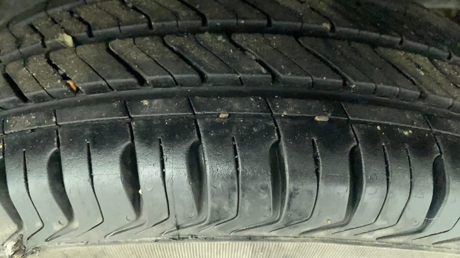 Used 2017 Renault Kwid 1.0 RXT Petrol Manual tyres LEFT REAR TYRE TREAD VIEW
