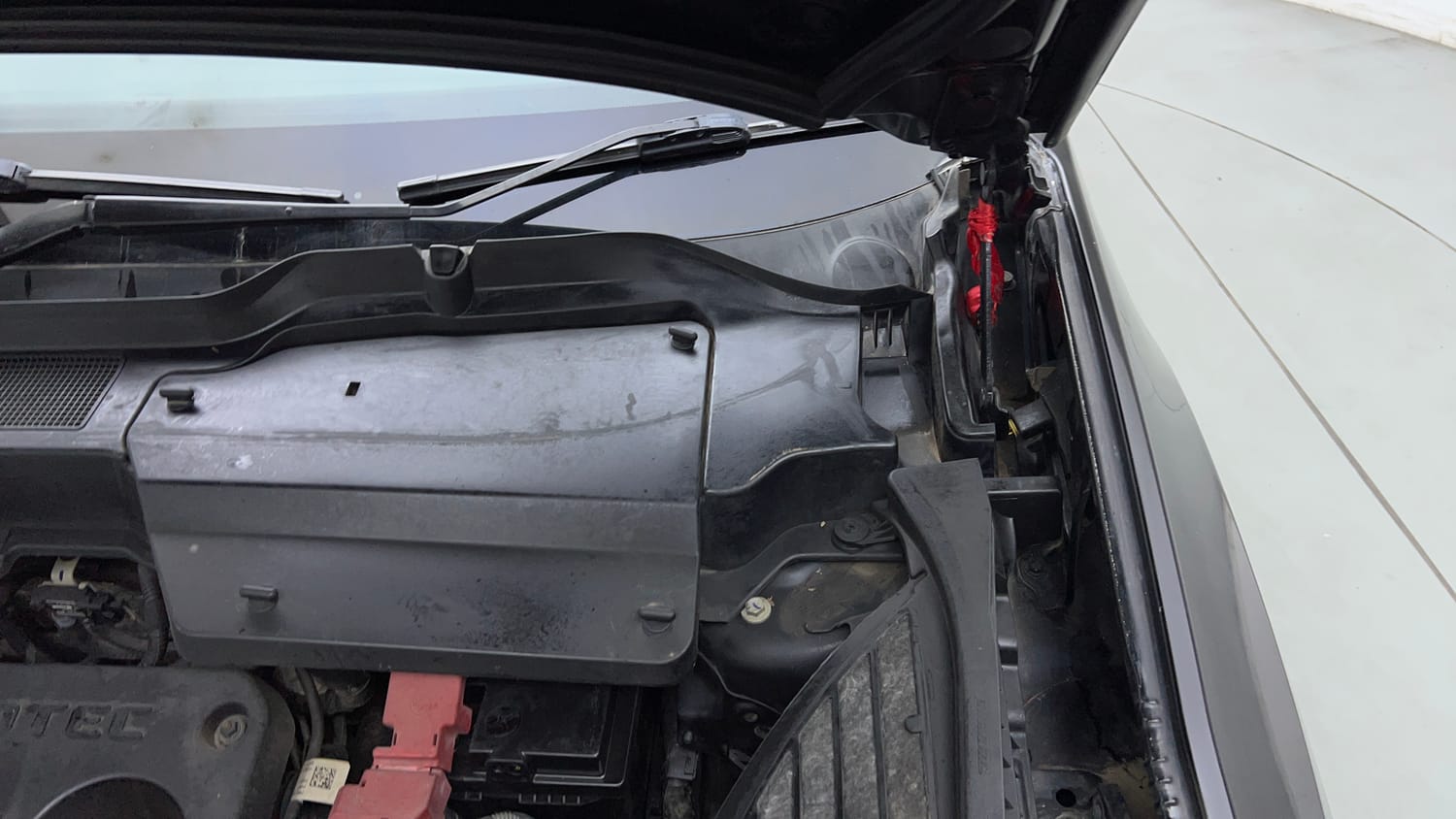 Used 2022 Tata Harrier XTA Plus Dark Edition Diesel Automatic engine ENGINE LEFT SIDE HINGE & APRON VIEW