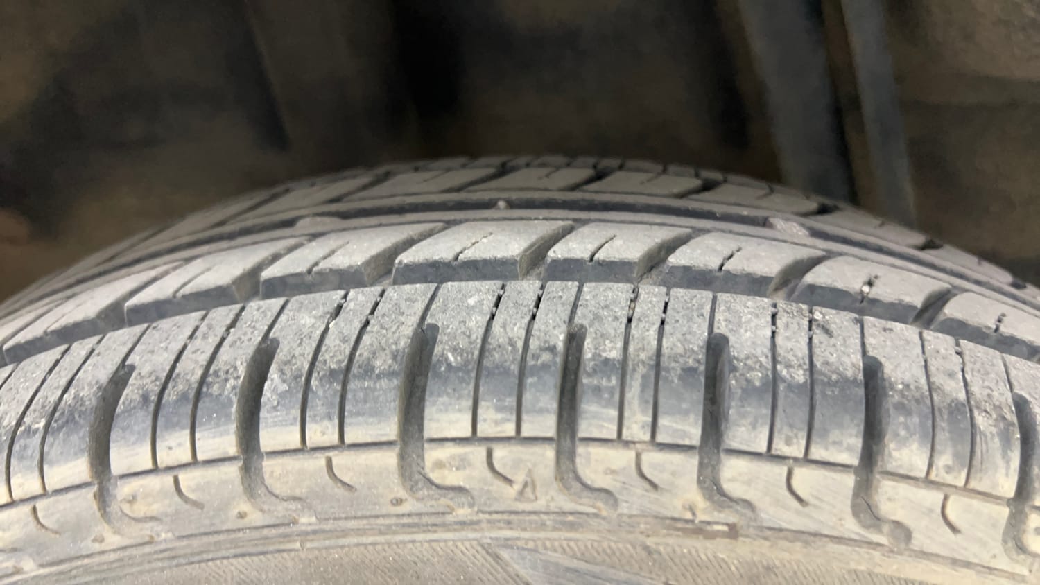 Used 2016 Datsun Redi-GO T (O) Petrol Manual tyres RIGHT REAR TYRE TREAD VIEW