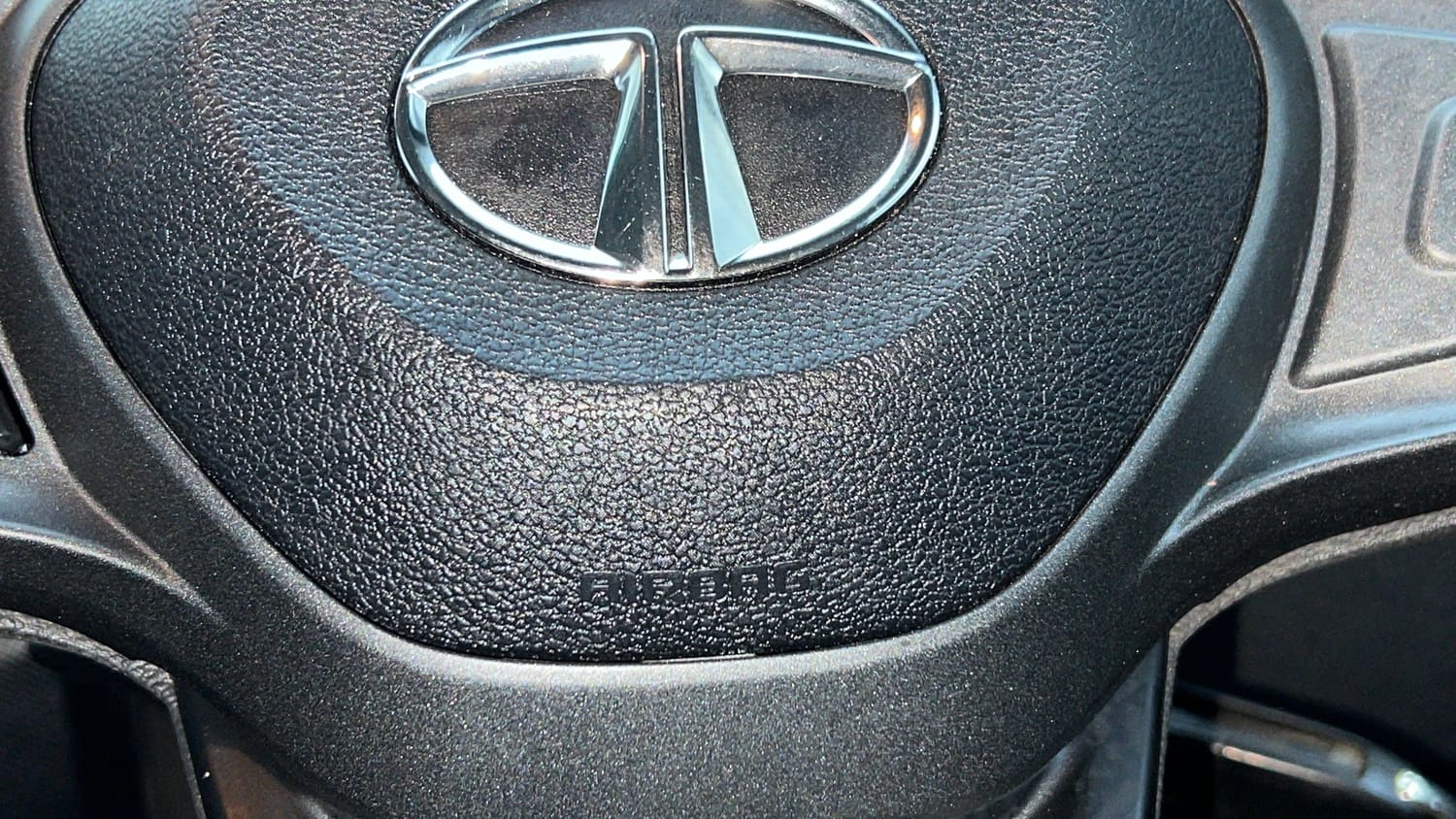Used 2023 Tata Punch Adventure AMT Petrol Automatic top_features Airbags
