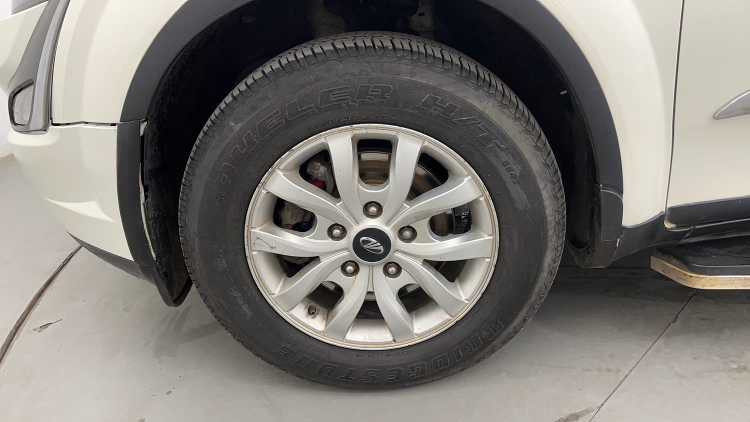 Used 2019 Mahindra XUV500 W9 Diesel Manual tyres LEFT FRONT TYRE RIM VIEW