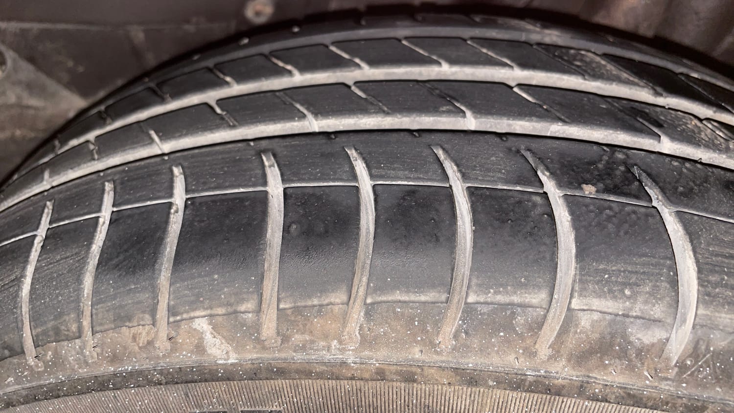 Used 2017 Tata Tigor Revotron XZ (O) Petrol Manual tyres LEFT REAR TYRE TREAD VIEW