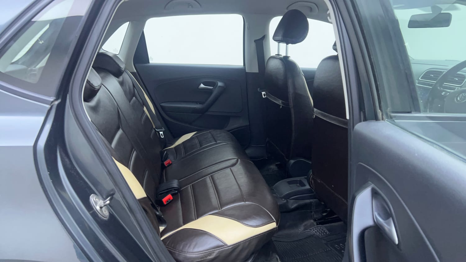 Used 2017 Volkswagen Polo Comfortline 1.5L (D) Diesel Manual interior RIGHT SIDE REAR DOOR CABIN VIEW