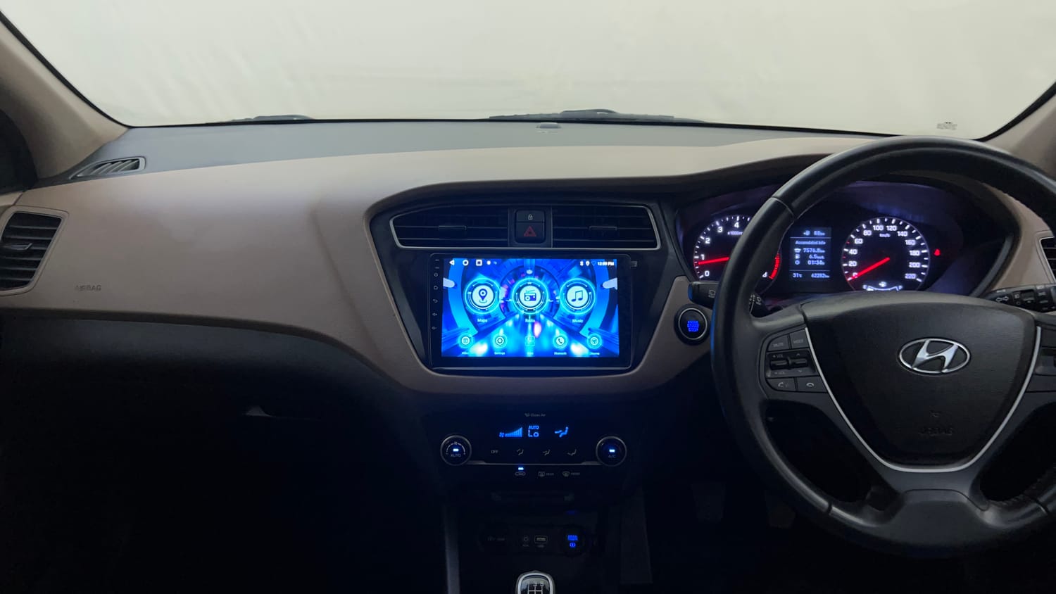 Used 2018 Hyundai Elite i20 Asta 1.2 (O) Petrol Manual interior MUSIC SYSTEM & AC CONTROL VIEW