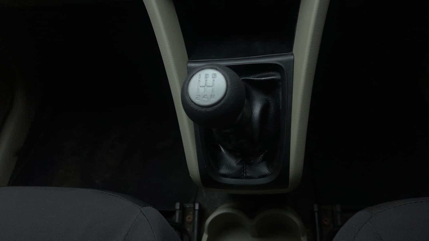 Used 2015 Maruti Suzuki Celerio VXi Petrol Manual interior GEAR  KNOB VIEW