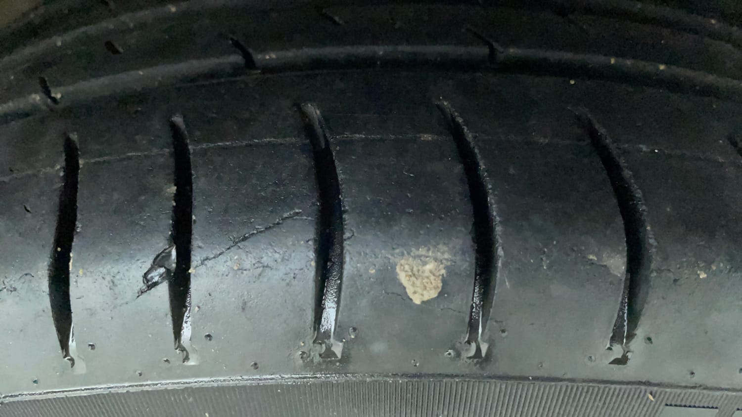 Used 2016 Hyundai Xcent S 1.2 Petrol Manual tyres RIGHT FRONT TYRE TREAD VIEW
