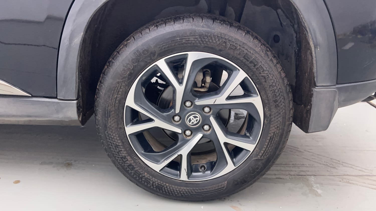 Used 2024 Toyota Urban Cruiser Hyryder G NeoDrive Petrol Manual tyres LEFT REAR TYRE RIM VIEW