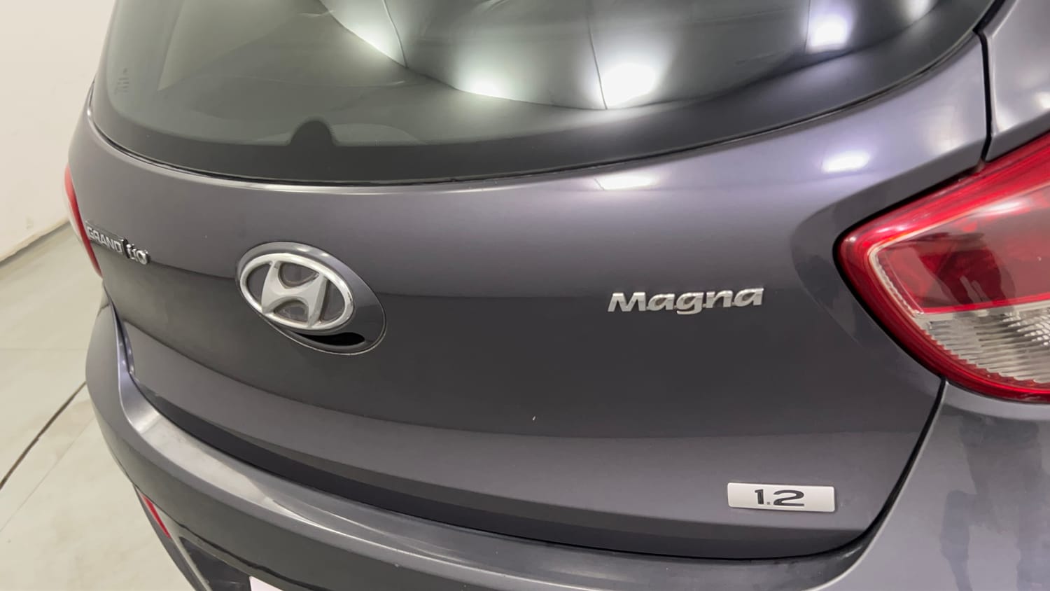 Used 2014 Hyundai Grand i10 Magna 1.2 Kappa VTVT Petrol Manual dents MINOR SCRATCH