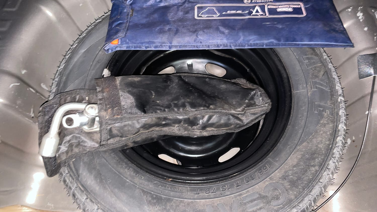 Used 2016 Renault Kwid RXT Petrol Manual tyres SPARE TYRE VIEW