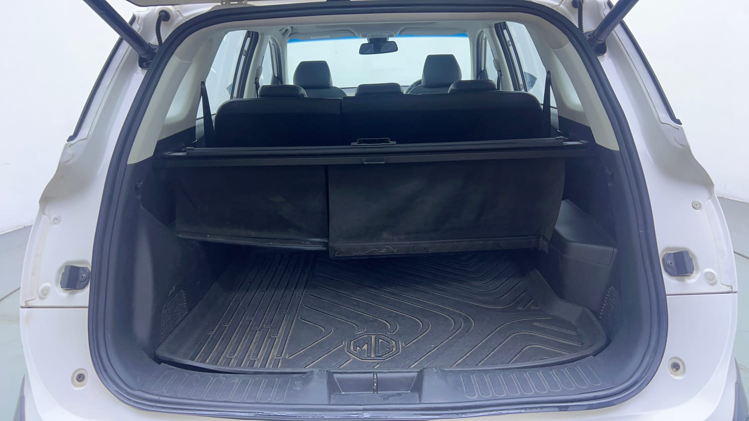 Used 2019 MG Motors Hector Sharp 1.5 DCT Petrol Petrol Automatic interior DICKY INSIDE VIEW