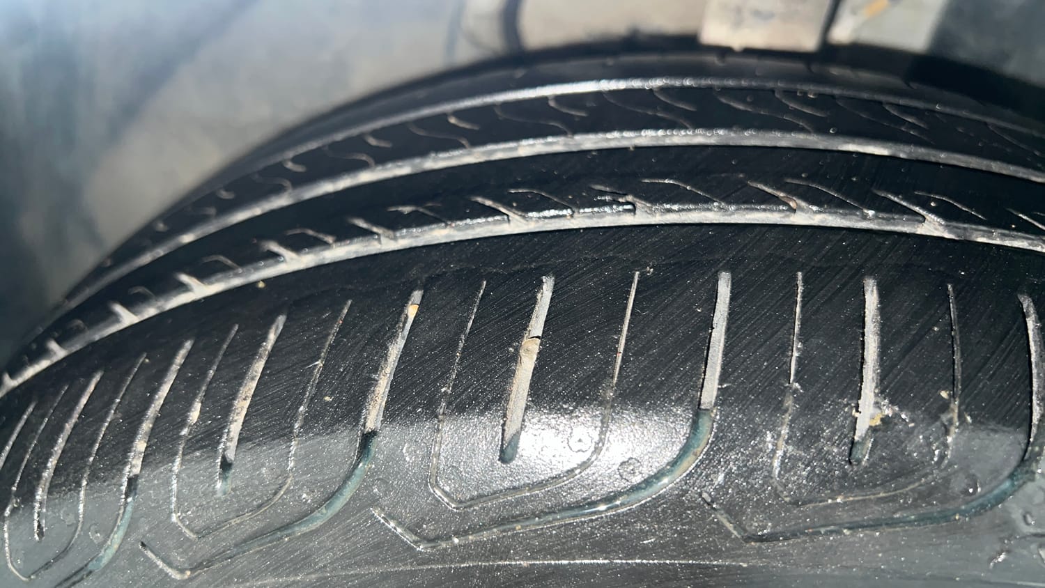 Used 2022 Tata Altroz XZ Plus Diesel Diesel Manual tyres LEFT FRONT TYRE TREAD VIEW