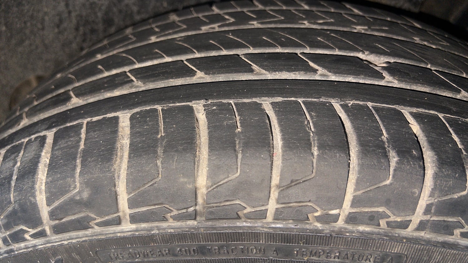 Used 2024 Hyundai Creta 1.5 MPi Petrol MT SX Petrol Manual tyres LEFT REAR TYRE TREAD VIEW