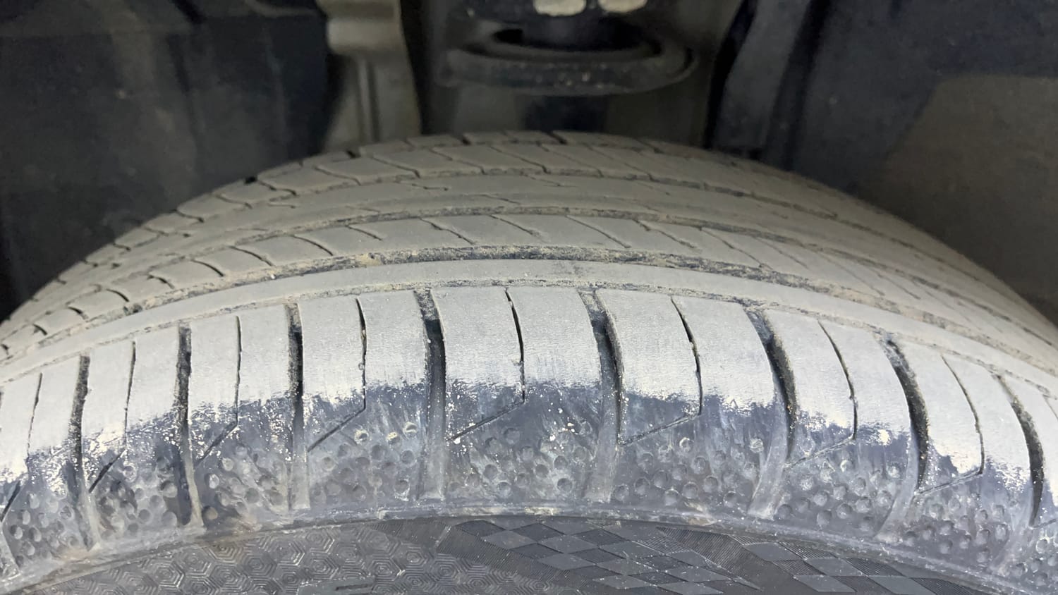 Used 2021 Renault Kiger RXZ 1.0 Turbo MT Petrol Manual tyres LEFT FRONT TYRE TREAD VIEW