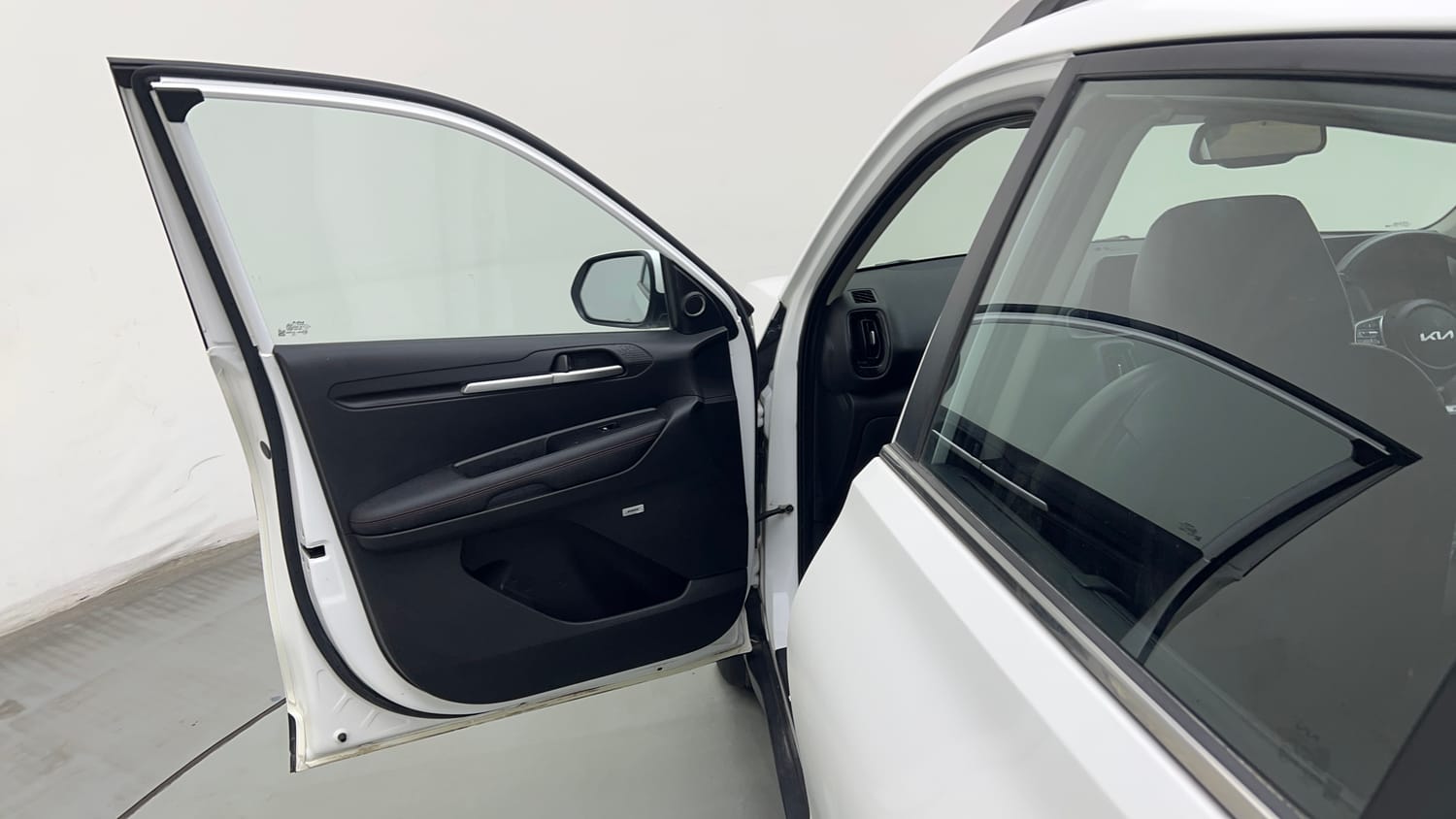 Used 2022 Kia Sonet GTX Plus 1.5 AT Diesel Automatic interior LEFT FRONT DOOR OPEN VIEW