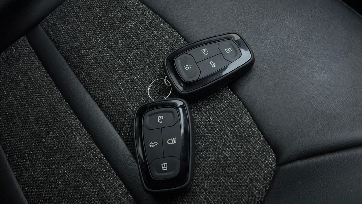 Used 2018 Tata Nexon XZA Plus Petrol Dual Tone Petrol Automatic extra CAR KEY VIEW