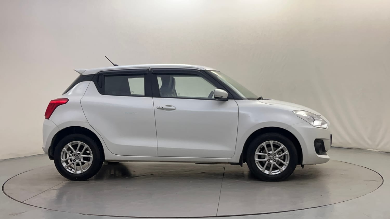 Used 2022 Maruti Suzuki Swift ZXi AMT Petrol Automatic exterior RIGHT SIDE VIEW