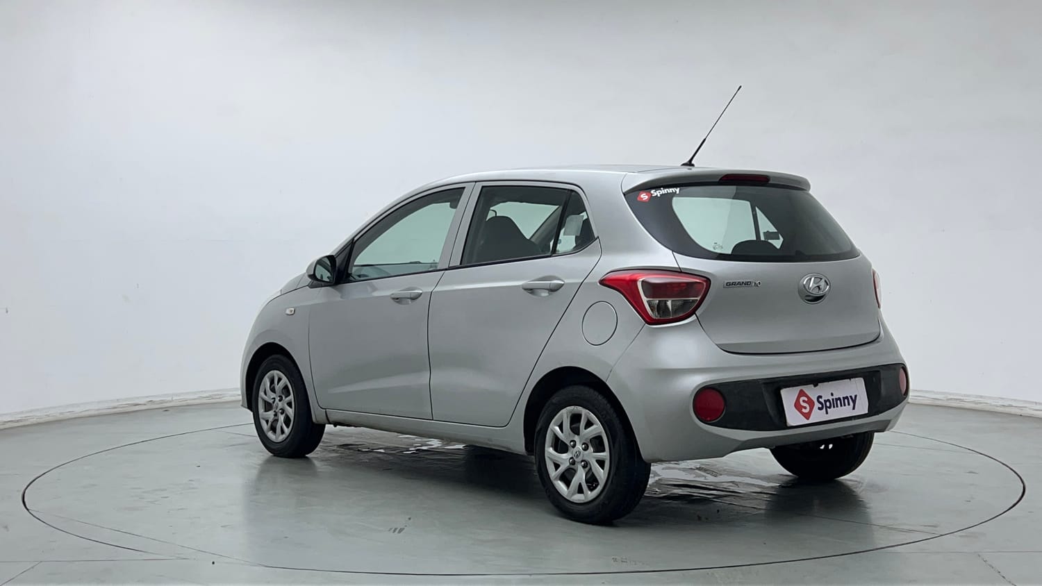 Used 2018 Hyundai Grand i10 Magna 1.2 Kappa VTVT Petrol Manual exterior LEFT REAR CORNER VIEW