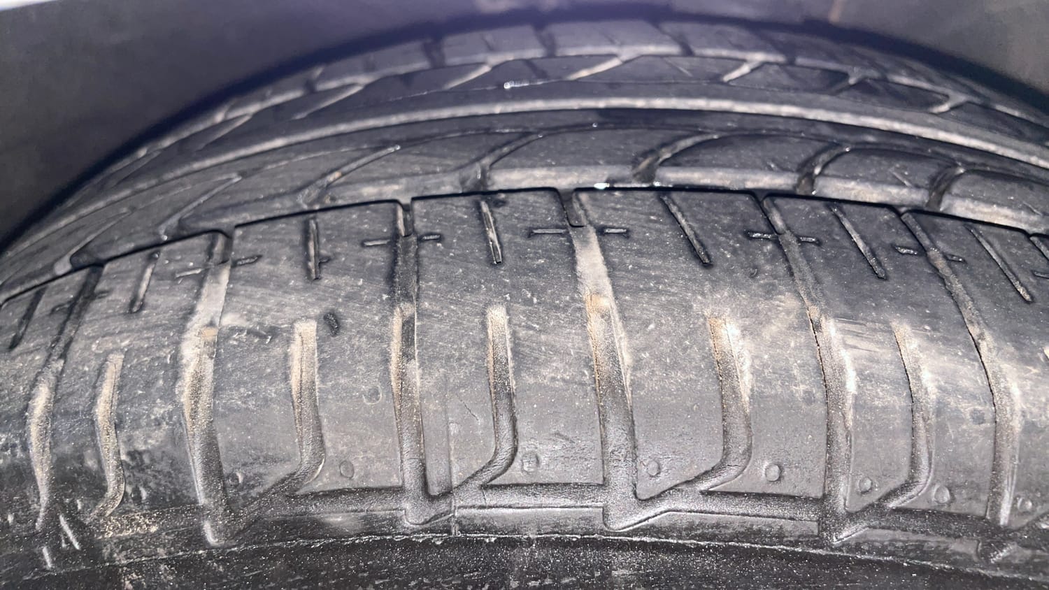 Used 2016 Hyundai Fluidic Verna 4S 1.6 VTVT SX Petrol Manual tyres RIGHT FRONT TYRE TREAD VIEW