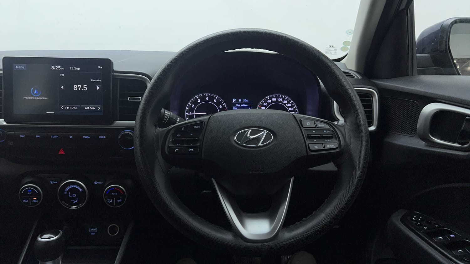 Used 2020 Hyundai Venue SX Plus 1.0 Turbo DCT Petrol Automatic interior STEERING VIEW