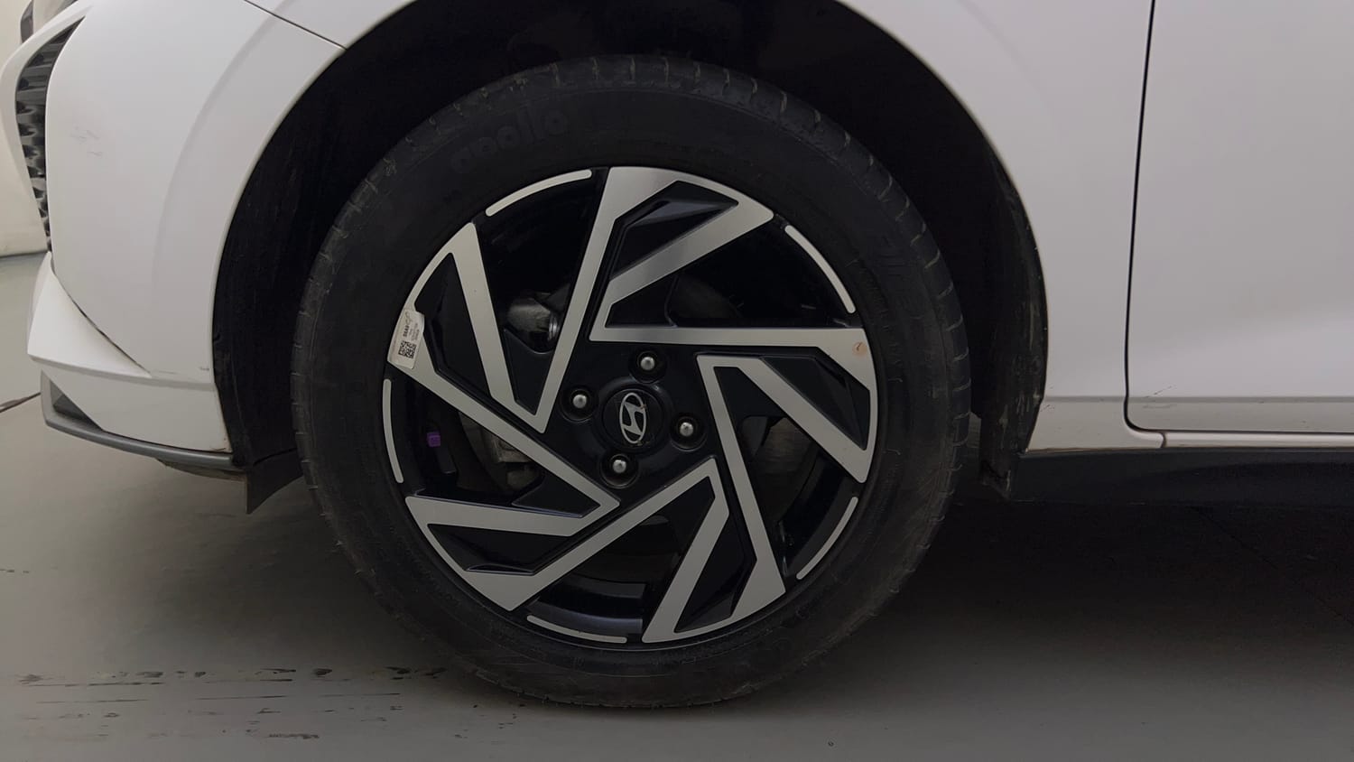 Used 2025 Hyundai New i20 Asta (O) 1.2 IVT Petrol Automatic tyres LEFT FRONT TYRE RIM VIEW