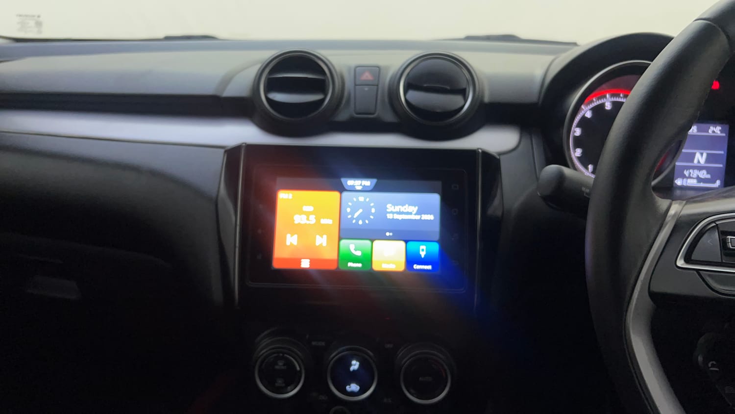 Used 2022 Maruti Suzuki Swift ZXi AMT Petrol Automatic top_features Integrated (in-dash) music system