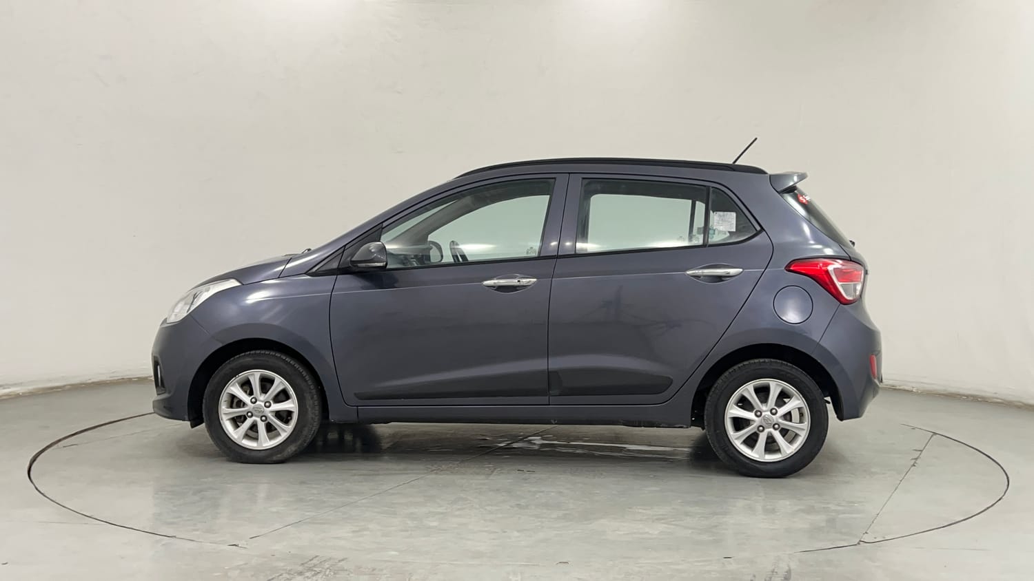 Used 2014 Hyundai Grand i10 Asta AT 1.2 Kappa VTVT Petrol Automatic exterior LEFT SIDE VIEW