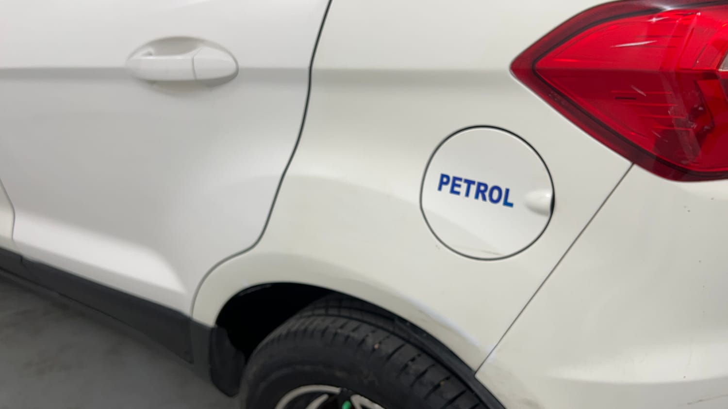 Used 2021 Ford EcoSport Trend 1.5L Ti-VCT Petrol Manual dents MINOR SCRATCH