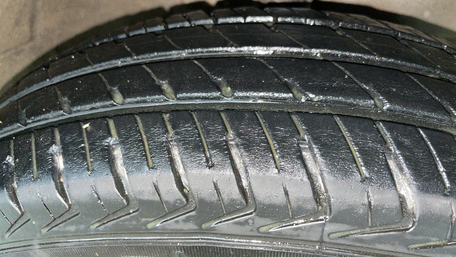 Used 2015 Maruti Suzuki Wagon R LXI Petrol Manual tyres RIGHT FRONT TYRE TREAD VIEW