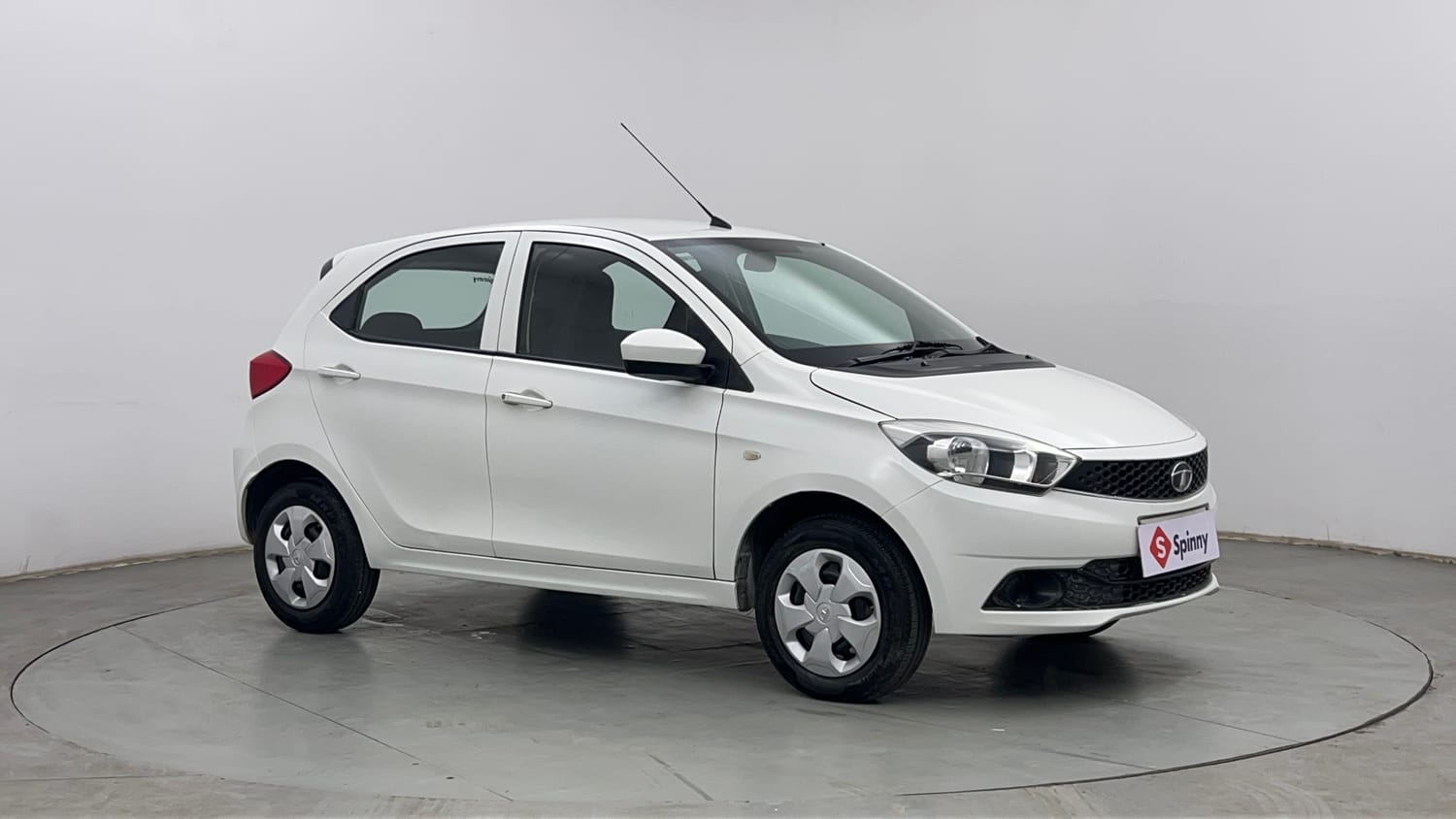 Used 2019 Tata Tiago Revotron XT Petrol Manual exterior RIGHT FRONT CORNER VIEW
