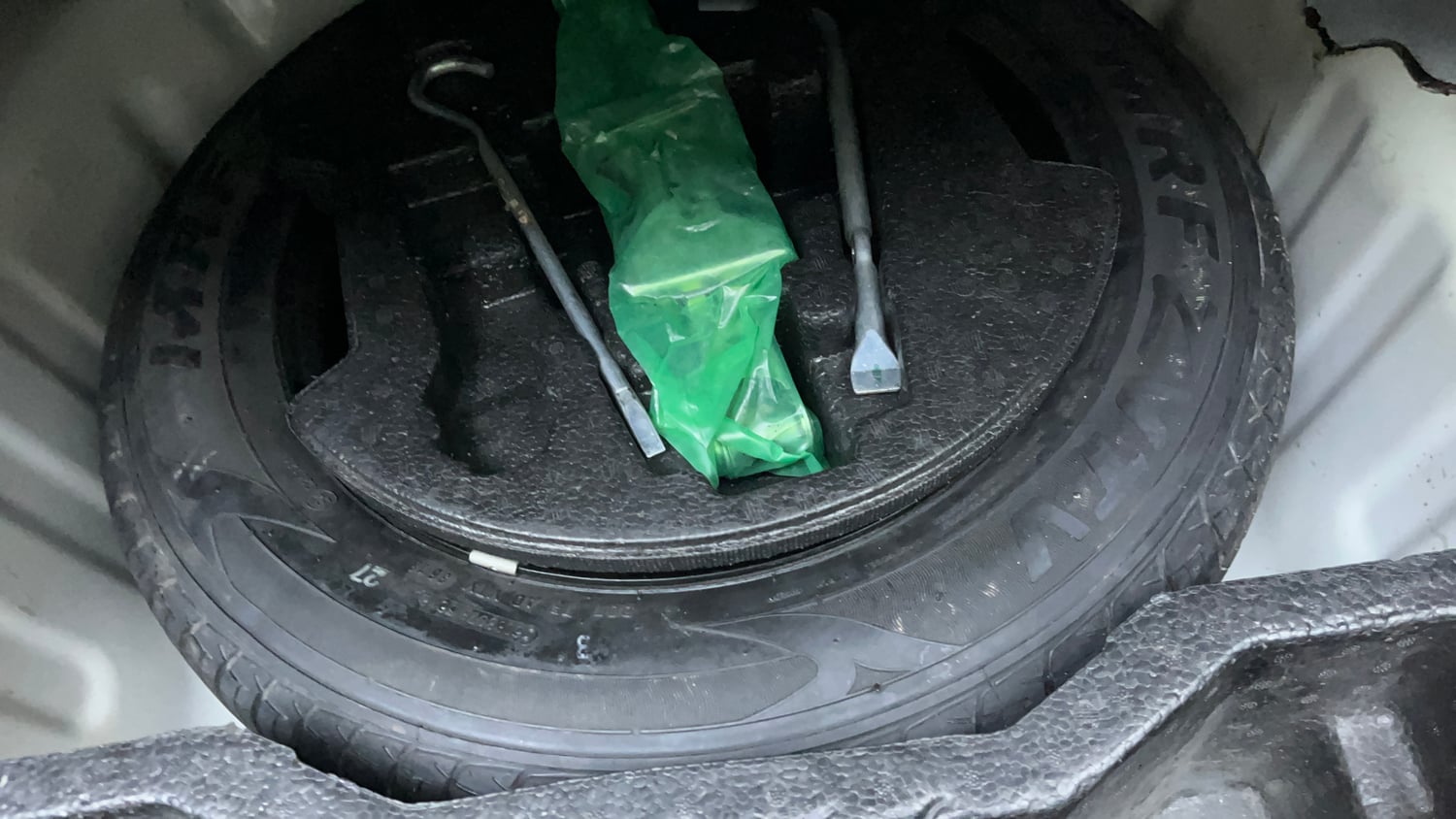 Used 2019 Maruti Suzuki Ciaz Alpha Hybrid 1.5 Petrol Manual tyres SPARE TYRE VIEW